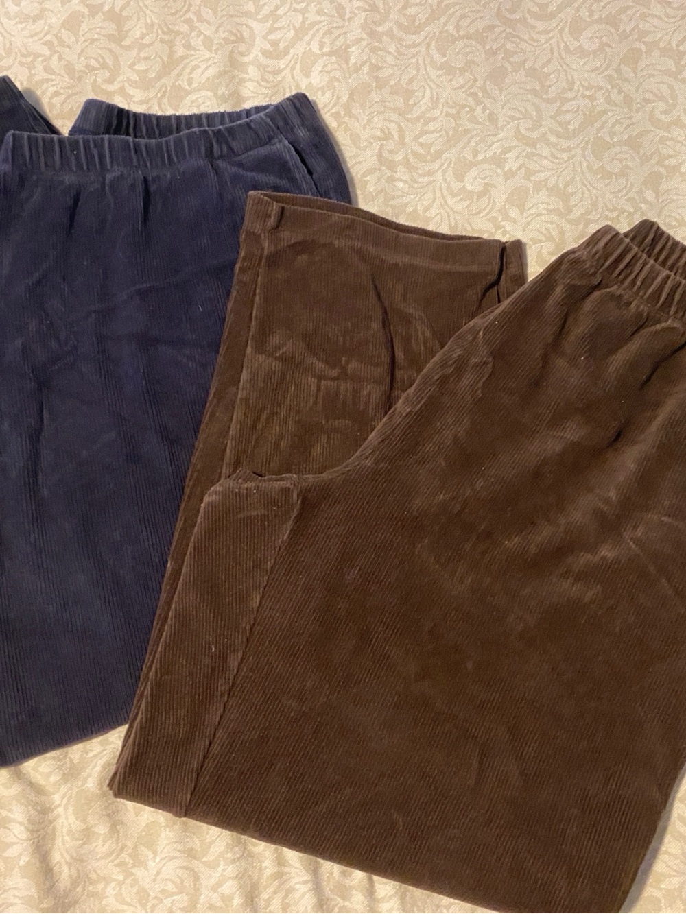 Ladies LANDS END Corduroy Pull-On Pants Lot of 2 - Brown and Navy Blue Sz 2X